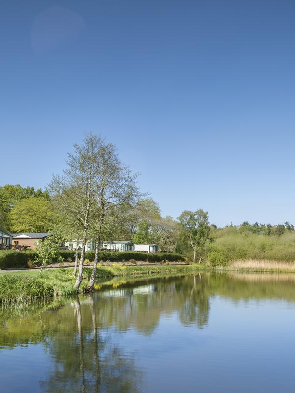 Pearl Lake 5 star caravan holiday park in Herefordshire