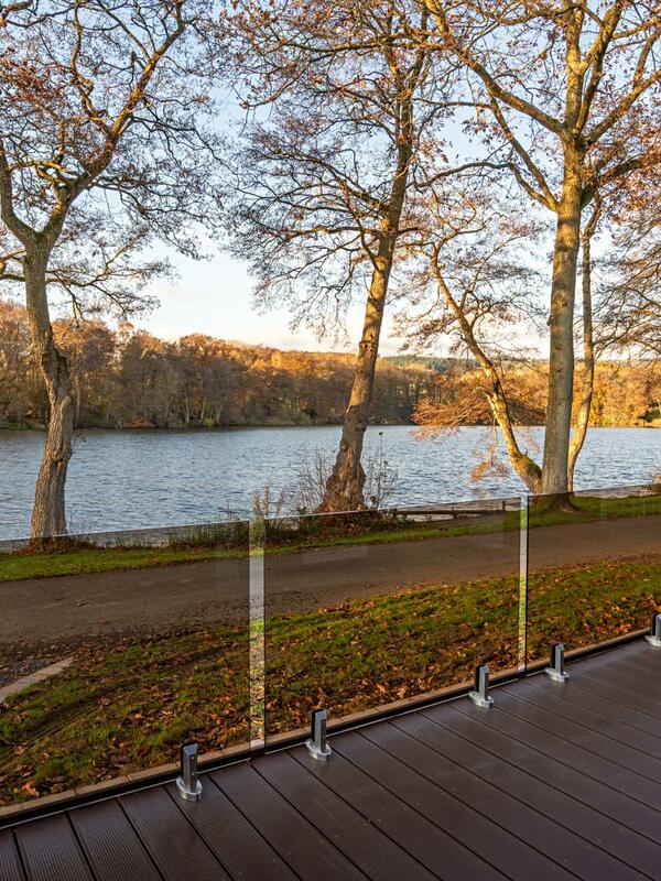 Sunseeker Sensation Lodge lake edge plot photo