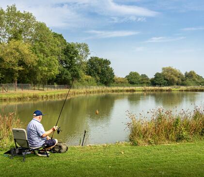 5 star holiday park with private fishing lake in Herefordshire