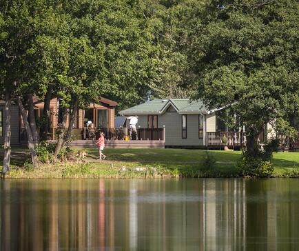 Lake edge luxury holiday lodges at Pearl Lake Country Holiday Park, Herefordshire