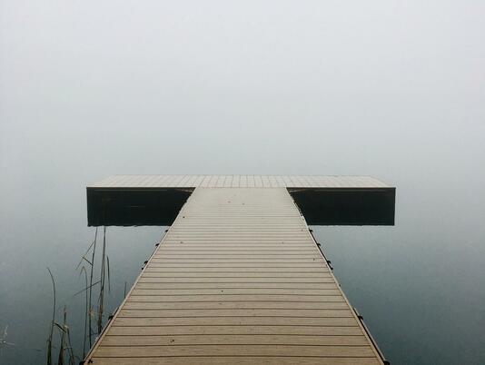 Misty lake at Pearl Lake Country Holiday Park