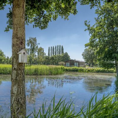 Pearl Lake 5 star holiday park with golf and fishing