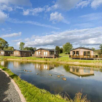 Arrow Bank peaceful 5 star caravan holiday park
