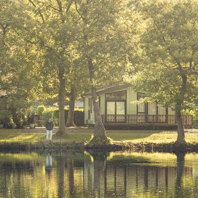 Lake edge lodges at Pearl Lake, Herefordshire