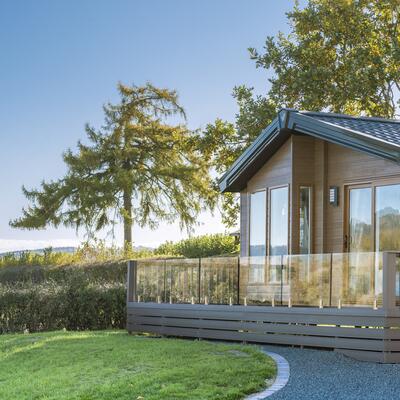 5 star caravan site in Wales with fishing