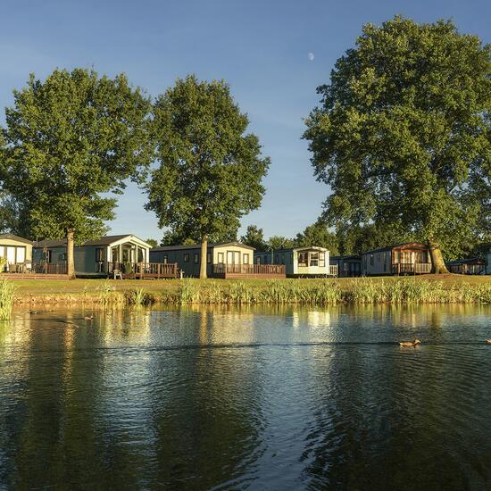 Pearl Lake 5 star caravan holiday park Herefordshire