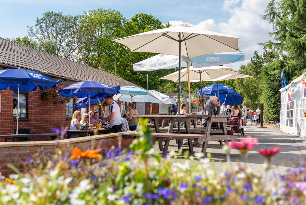 Morning coffee out 'The Lakeside' bar & bistro at Pearl Lake