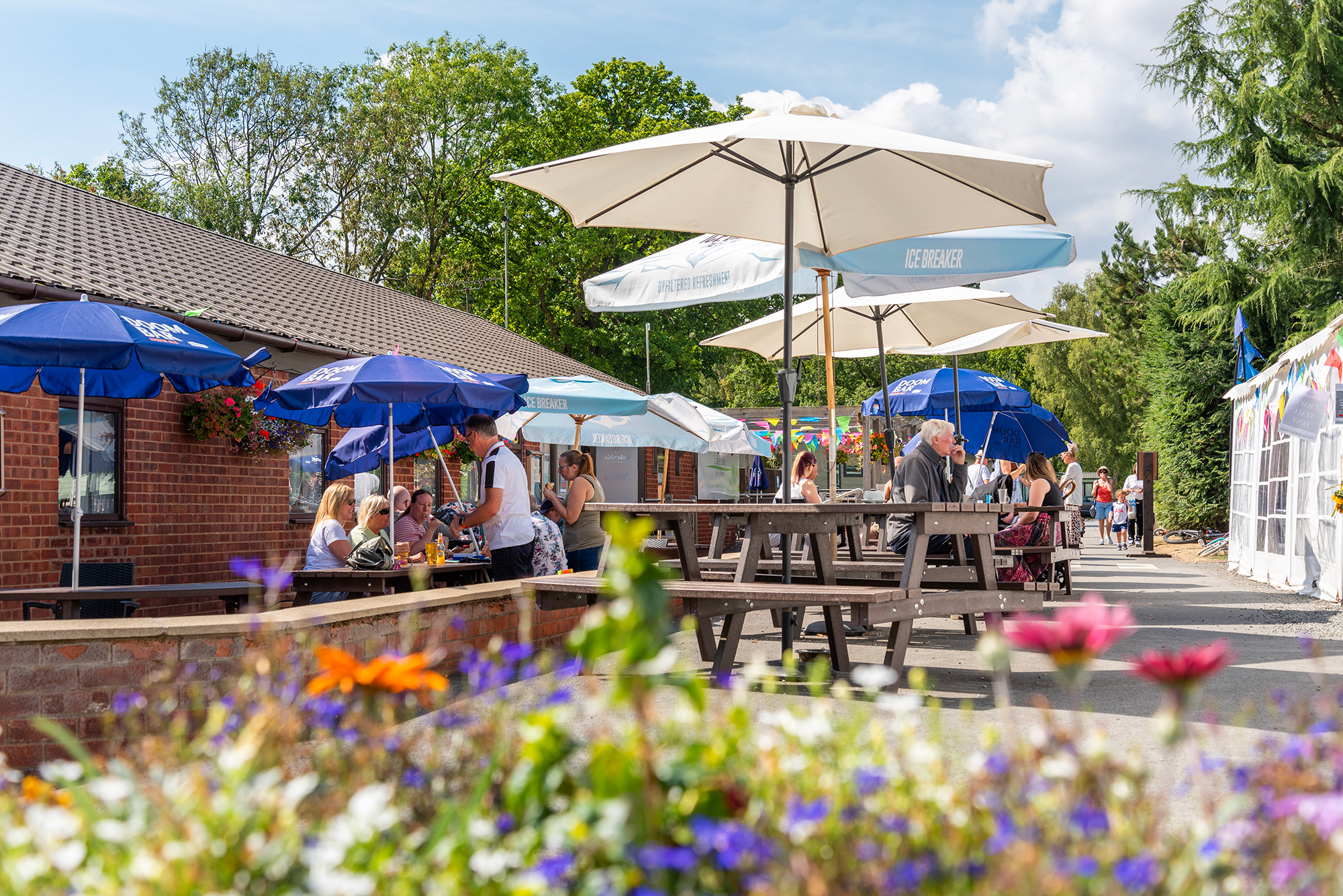 Morning coffee out 'The Lakeside' bar & bistro at Pearl Lake