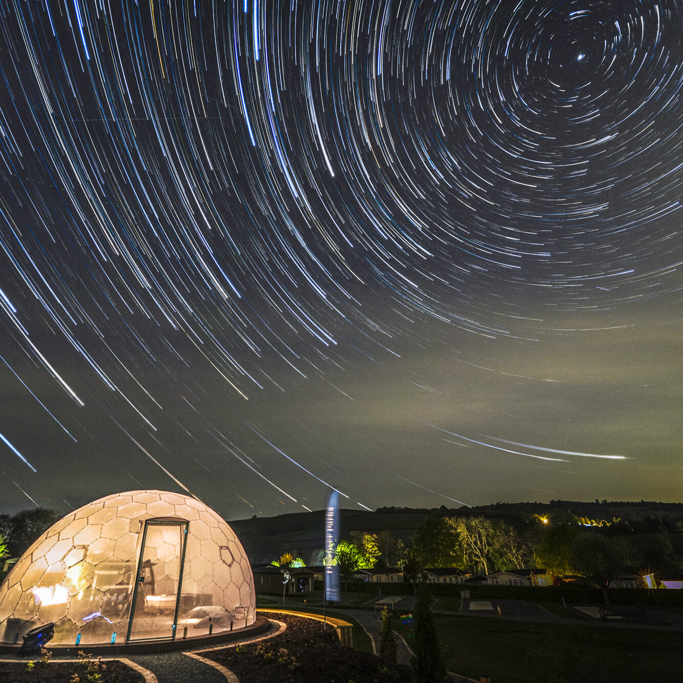 Comet-Stars-Rockbridge-Retreat-aspect-ratio-1-1