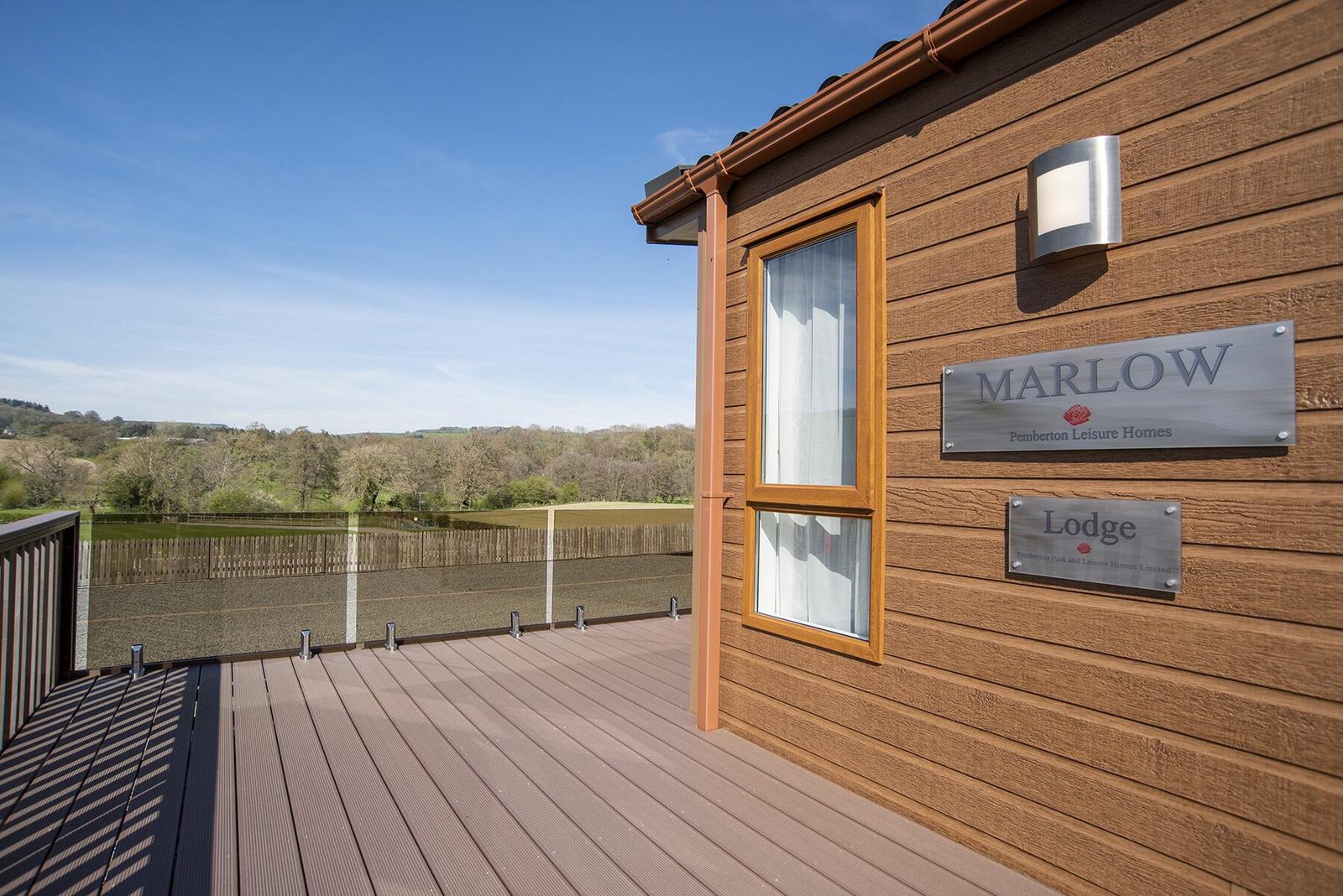 Classic Lodge External - Discover Parks