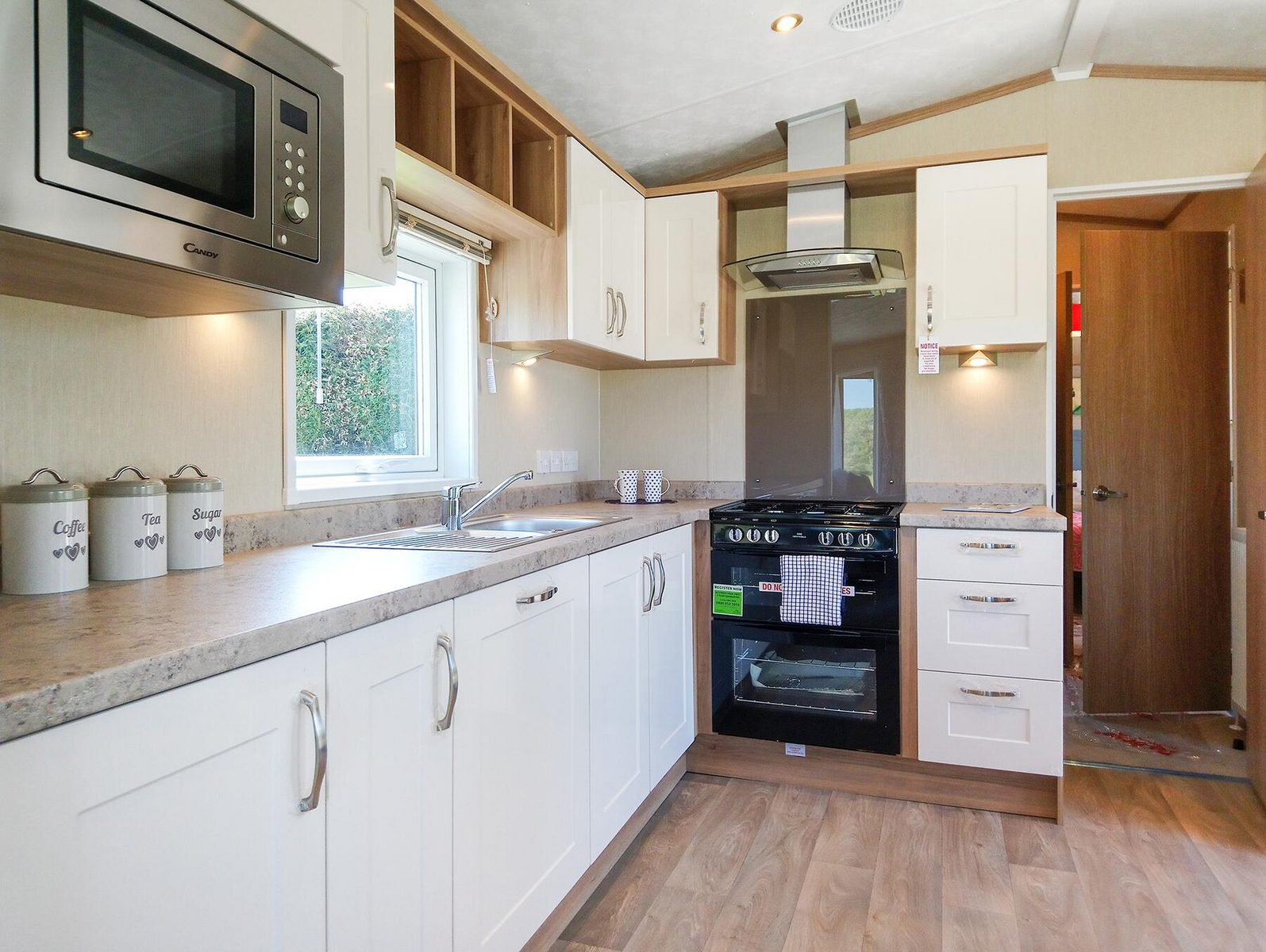 Classic Lodge Kitchen - Discover Parks