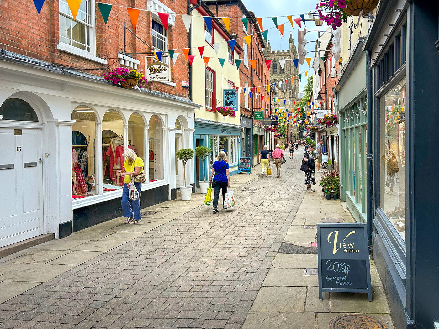 Shopping-in-the-City-of-Hereford-Discover-Parks-aspect-ratio-1-1