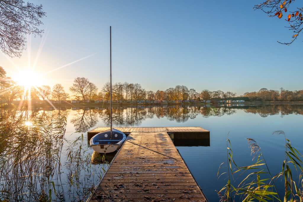 autumn at Pearl Lake from the jetty.