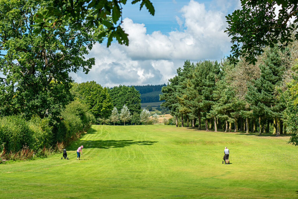 Holiday home and touring park with golf course. Hole 9 photo