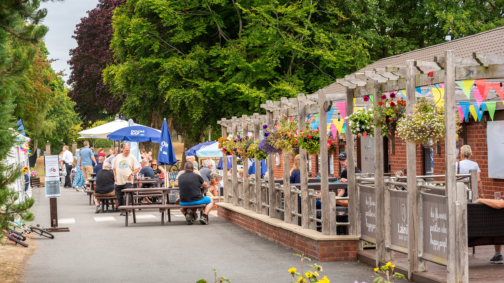 The Lakeside Bar and restaurant at Pearl Lake Country Holiday Park, herefordshire