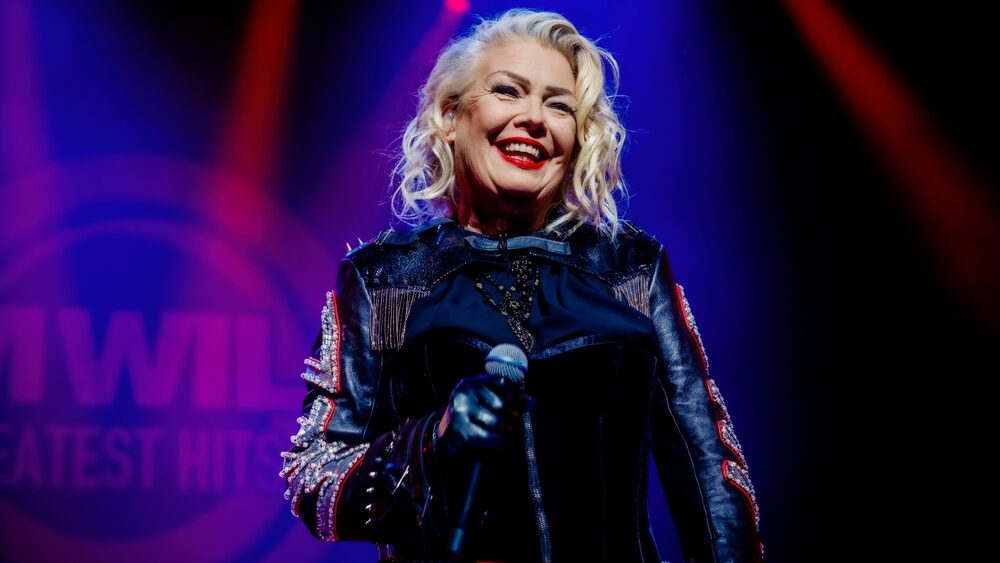 Kim Wilde on stage